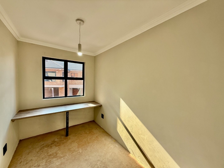 3 Bedroom Property for Sale in Magalies Golf Estate North West